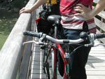 R&auml;der auf Br&uuml;cke